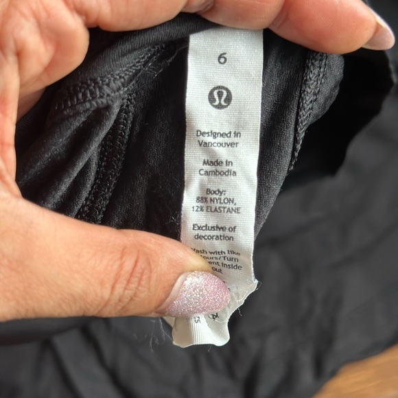 Lululemon size 6 full sleeve black top. Crop and oversized. Almost new. - Picture 2 of 2